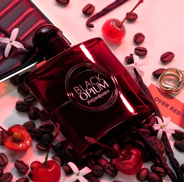 Kvepalai moterims Yves Saint Laurent Black Opium Over Red EDP, 90 ml aprašymas - Prekės nuotrauka