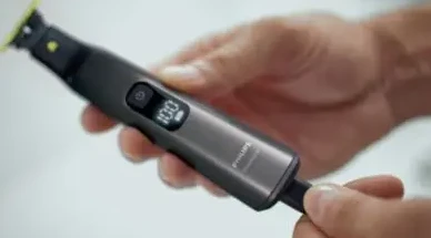 Barzdaskutė Philips OneBlade Pro 360 veidui + kūnui, QP6552/15, Juodos ir žalios spalvos aprašymas - Prekės nuotrauka