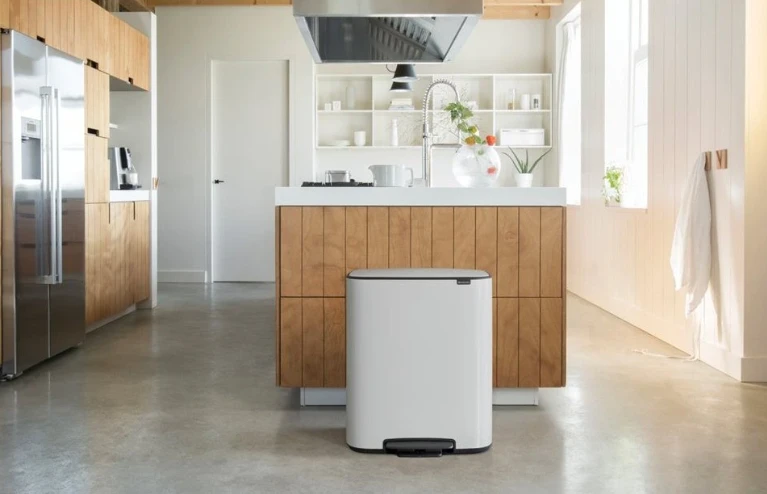 Brabantia Šiukšlių dėžė su pedalu, Bo 60L - platinos spalvos aprašymas - Prekės nuotrauka