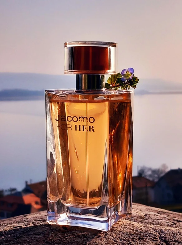 Kvepalai moterims Jacomo For Her, EDP 100 ml aprašymas - Prekės nuotrauka