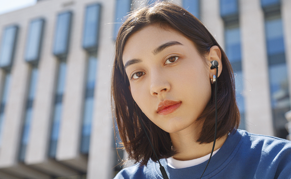 JBL Tune 310C į ausis įdedamos USB-C ausinės, raudonos aprašymas - Prekės nuotrauka JBL Tune 310C į ausis įdedamos USB-C ausinės, raudonos aprašymas - Prekės nuotrauka