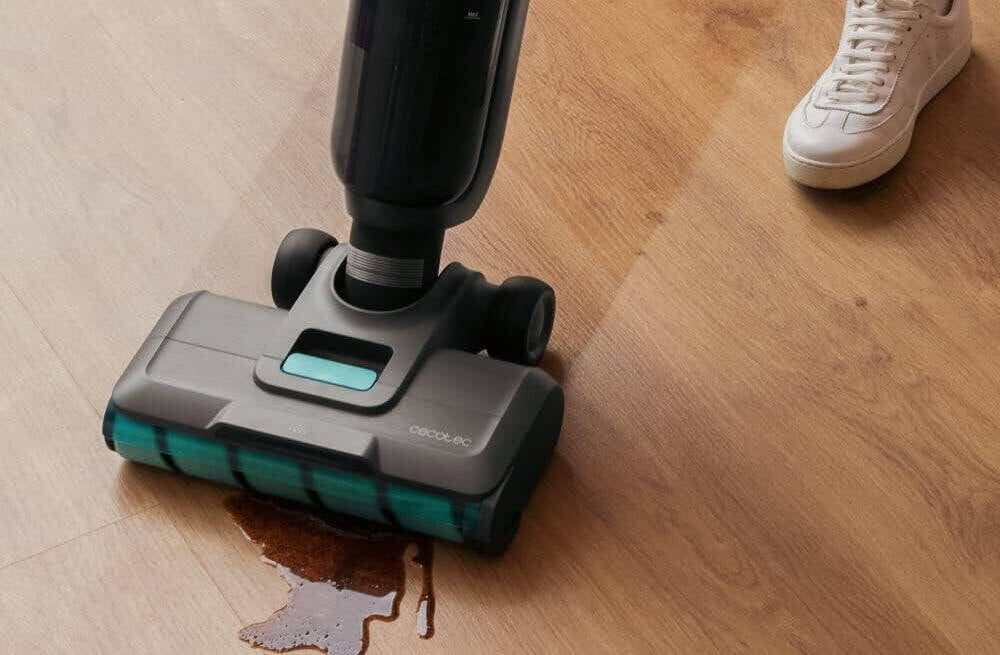 Dulkių siurblys-šluota Cecotec FreeGo Wash&Vacuum Purškiklis, su plovimo funkcija aprašymas - Prekės nuotrauka