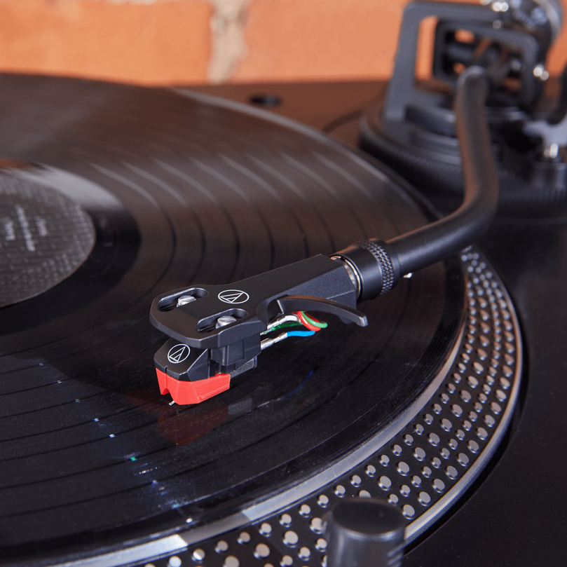 Dviguba judančio magneto patefono kasetė Audio Technica AT-VM95ML aprašymas - Prekės nuotrauka