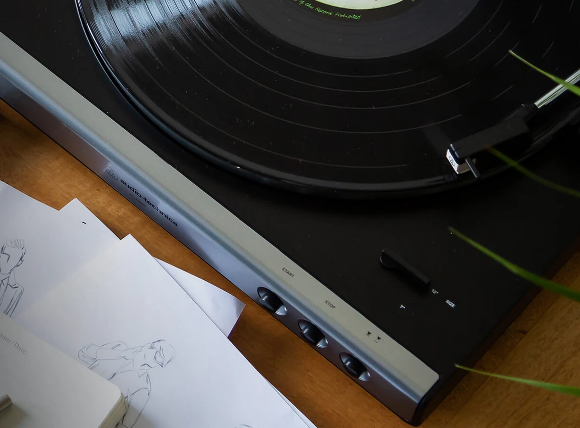 Visiškai automatinis patefonas su diržine pavara Audio Technica AT-LP60XBK aprašymas - Prekės nuotrauka