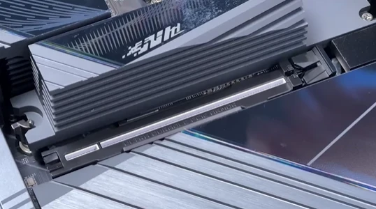 Pagrindinė plokštė GIGABYTE B850 AORUS ELITE WIFI7 ICE aprašymas - Prekės nuotrauka