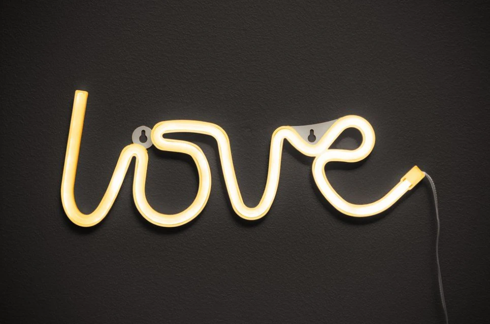 Finnlumor šviečiantis LED užrašas „Love“ aprašymas - Prekės nuotrauka