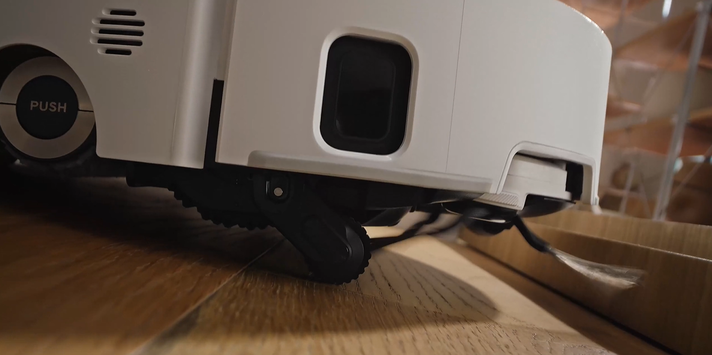 Robotas dulkių siurblys Dreame Aqua 10 Ultra Roller Complete, baltas aprašymas - Prekės nuotrauka