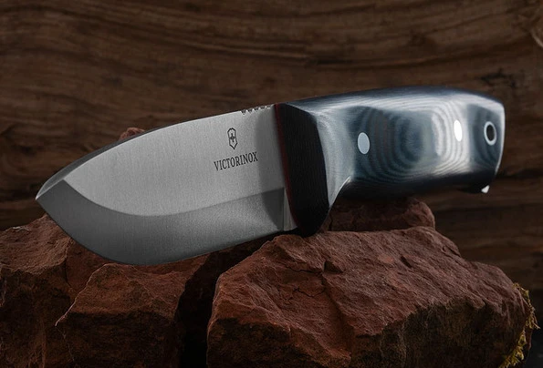 Turistinis peilis Victorinox Outdoor Master, 10 cm (Pažeista pakuotė) aprašymas - Prekės nuotrauka