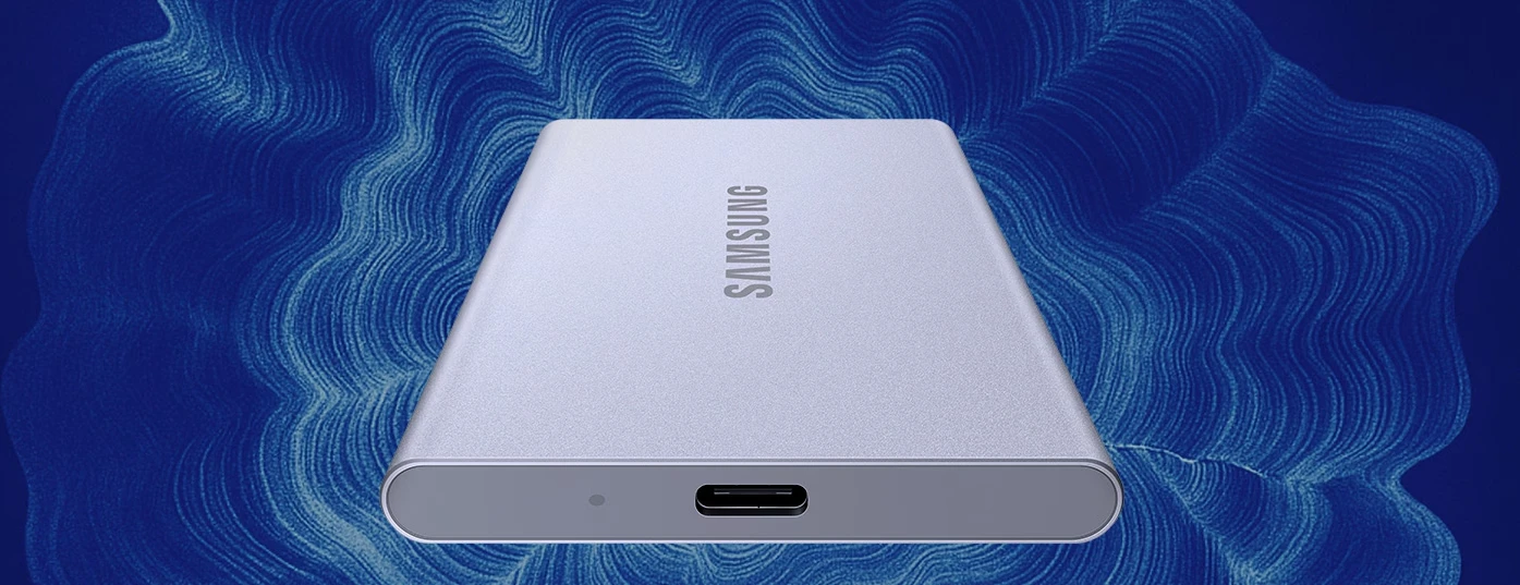 Kietasis nešiojamasis SSD diskas Samsung T7 Resurrected 2TB“, 1050 MB/s skaitymo ir 1000 MB/s įrašymo sparta. aprašymas - Prekės nuotrauka
