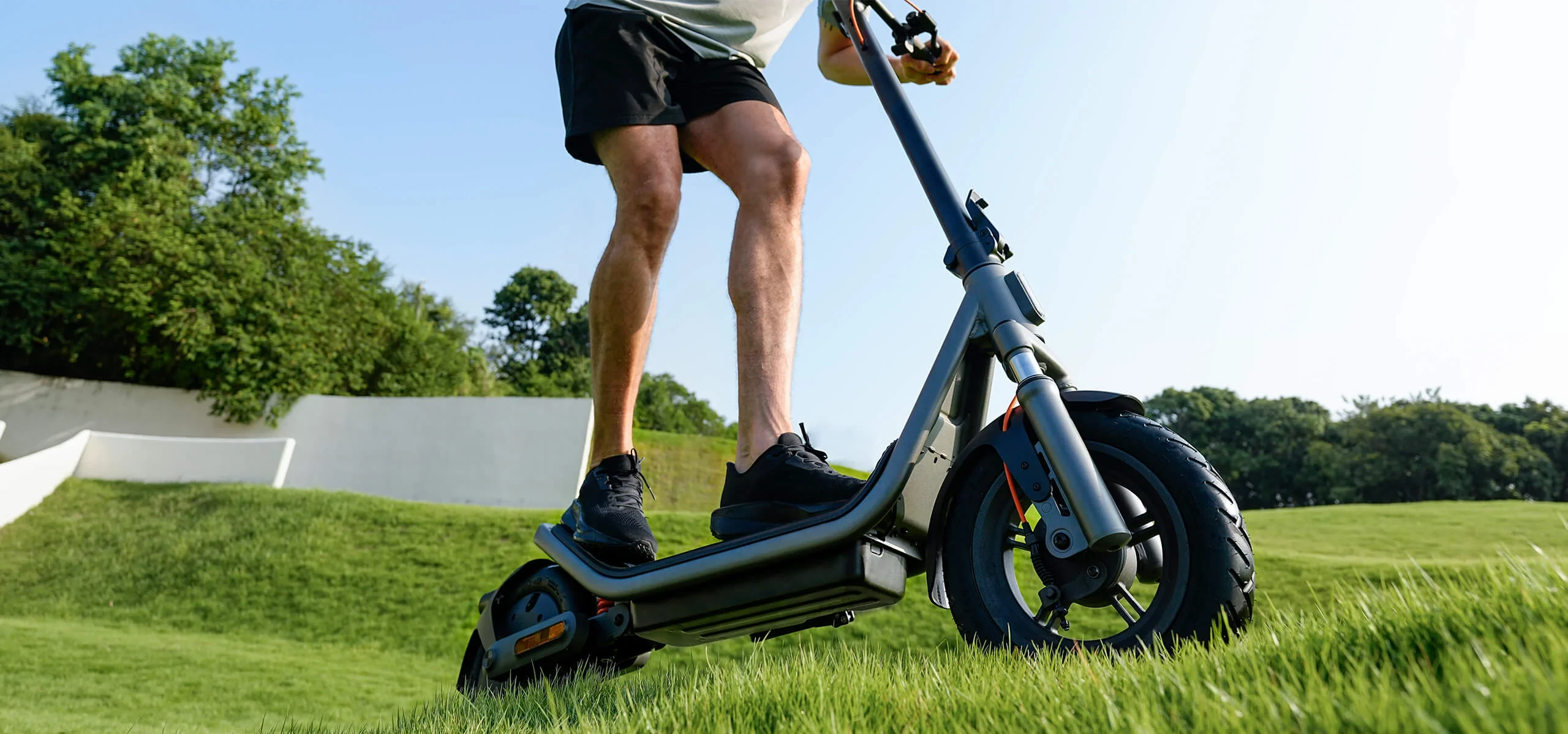 Elektrinis paspirtukas Xiaomi Electric Scooter 6, juodas aprašymas - Prekės nuotrauka